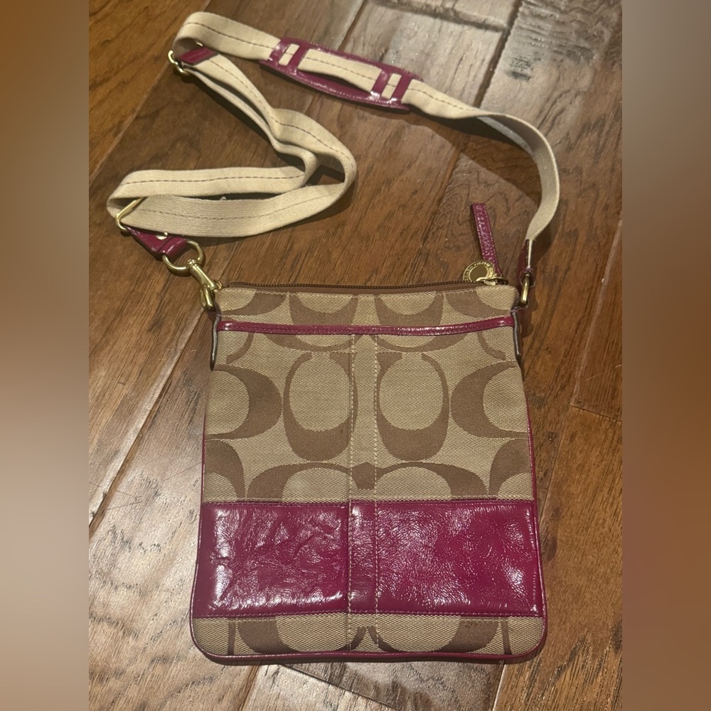 Auth Coach Signature Swingpack Crossbody Shoulder Bag Jacquard Leather Purple